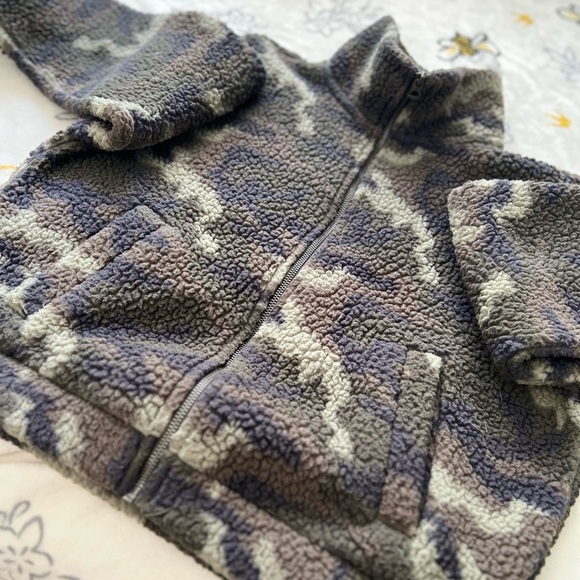 AMERICAN EAGLE AE FUZZY SHERPA JACKET - Picture 3 of 6